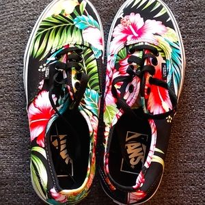 BRAND NEW Vans tropical print size 8.5